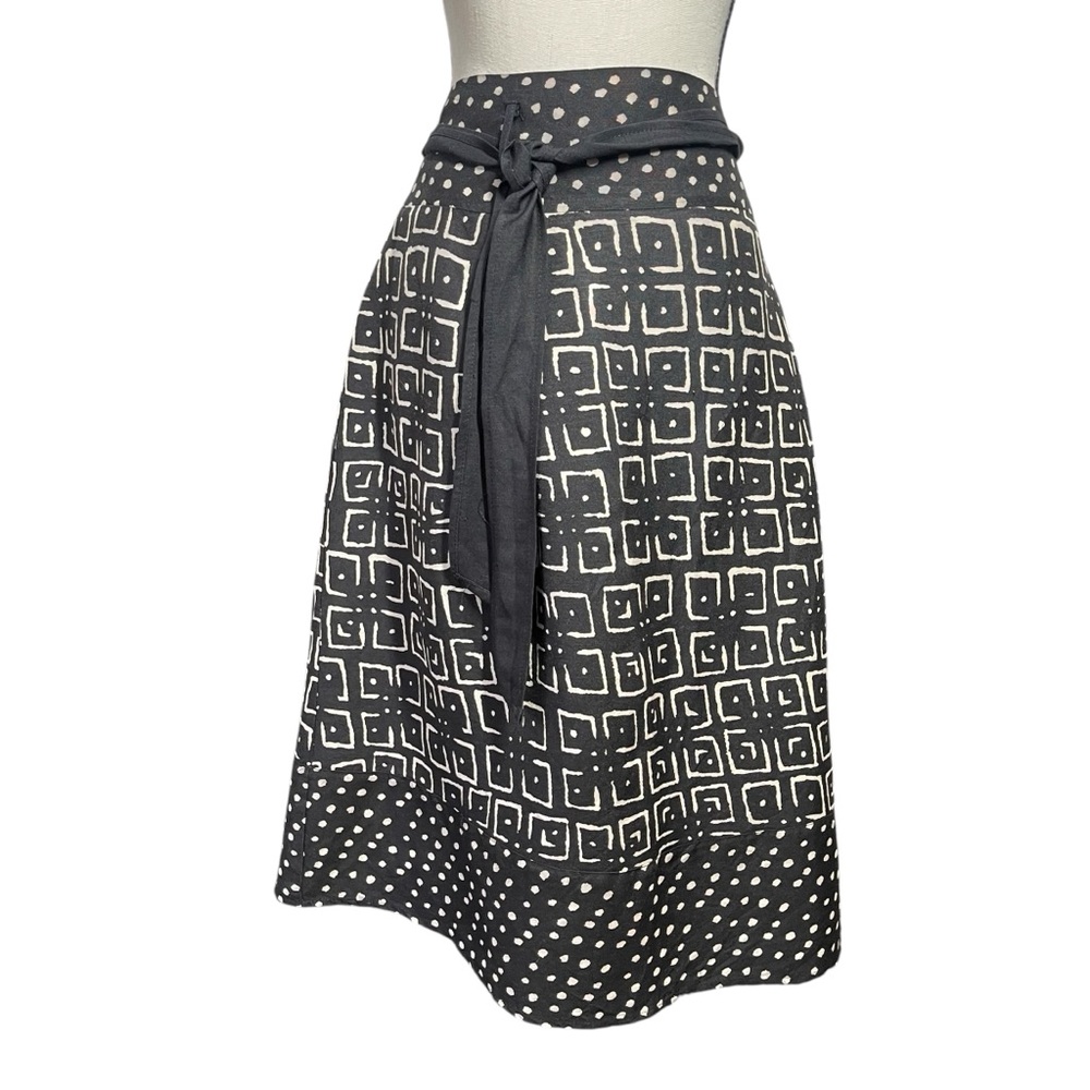 Sherry Taylor Plus Size Chic Black and White Patterned Skirt